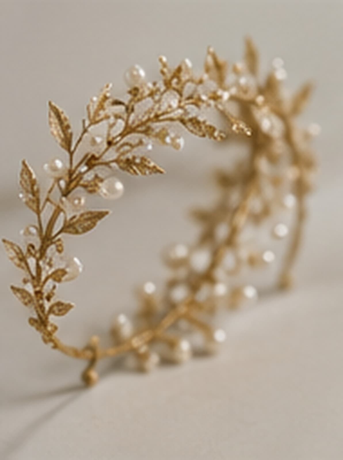 Étude d’accessoire floral aux nuances champagne.